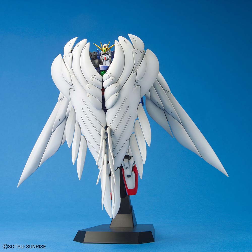 Bandai Hobby Wing Gundam Zero Version EW 1/100 – Master Grade Model Kit, modelos para armar