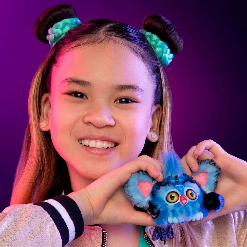 Furby Furblets Derpy Tiger KPop Demon Hunters con tarjeta y clip de llavero