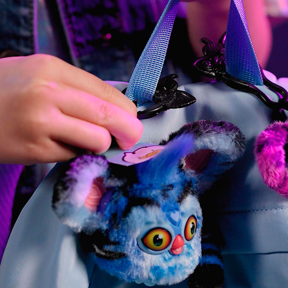 Furby Furblets Derpy Tiger KPop Demon Hunters con tarjeta y clip de llavero