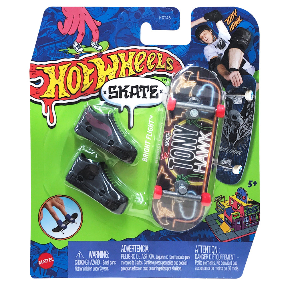 Hot Wheels Action Sports Patineta + Tenis Modelo Aleatorio HGT46 - Edad 5+