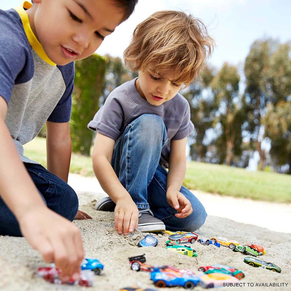 Hot Wheels Pack De 10 Vehículos – Coches De Juguete A Escala 1:64 Con Detalles Realistas, Modelos Variados