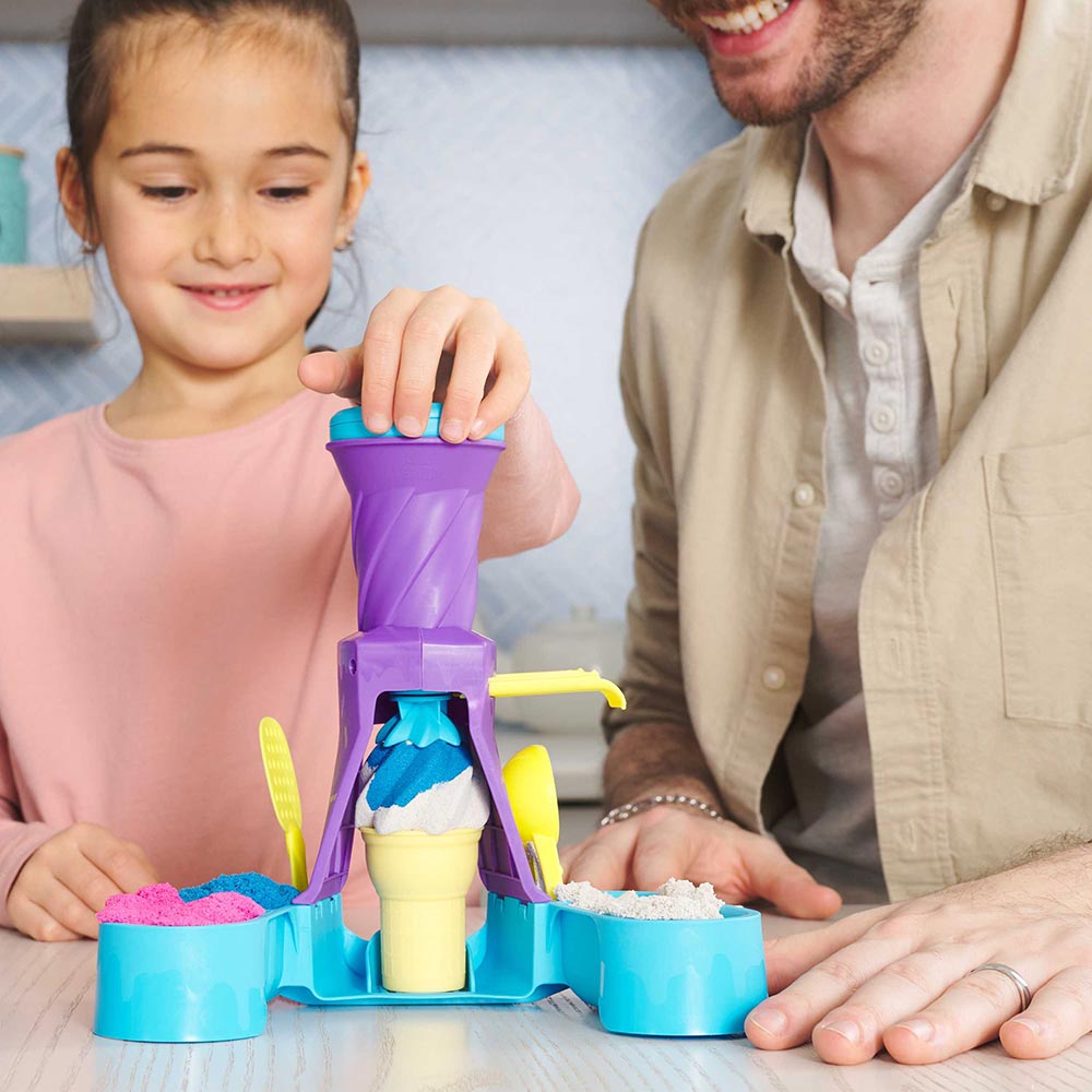 Kinetic Sand Maquina de Helados 6068385: Set de masa moldeable - Edad 3+