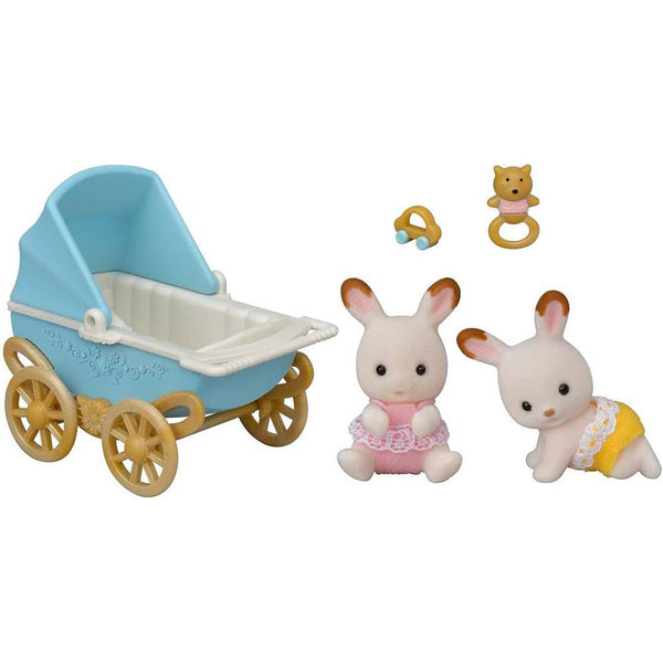 Sylvanian Families Gemelos Kabe y Breeze Chocolate: Set con Cochecito Doble - Edad 3+