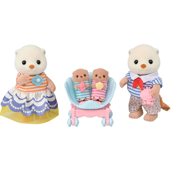 Sylvanian Families Familia Nutria Marina: Set de 4 Figuras con Cochecito, Edad 3+