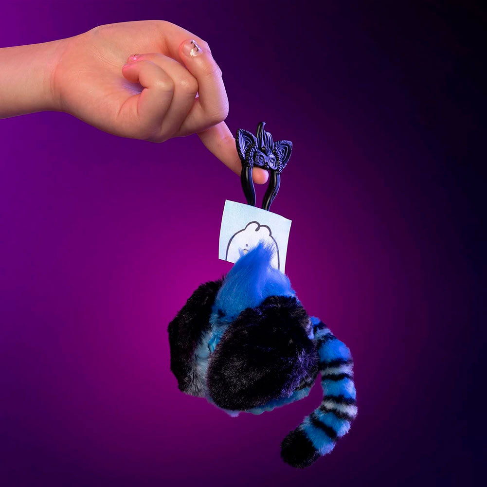Furby Furblets Derpy Tiger KPop Demon Hunters con tarjeta y clip de llavero
