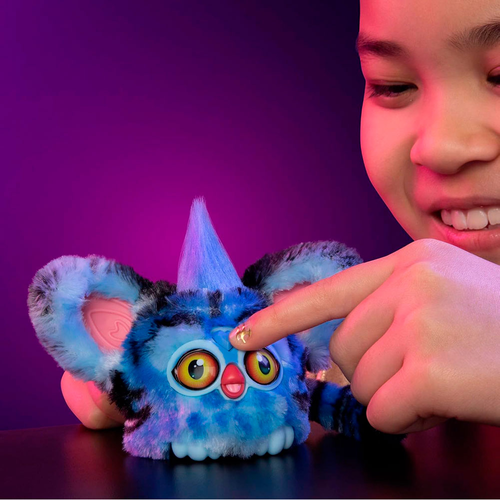 Furby Furblets Derpy Tiger KPop Demon Hunters con tarjeta y clip de llavero