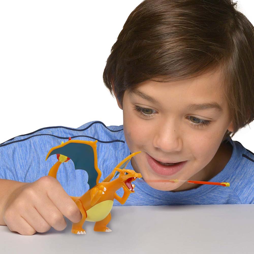 Pokémon Charizard 4.5" Battle Feature Figure 95132, figuras de acción