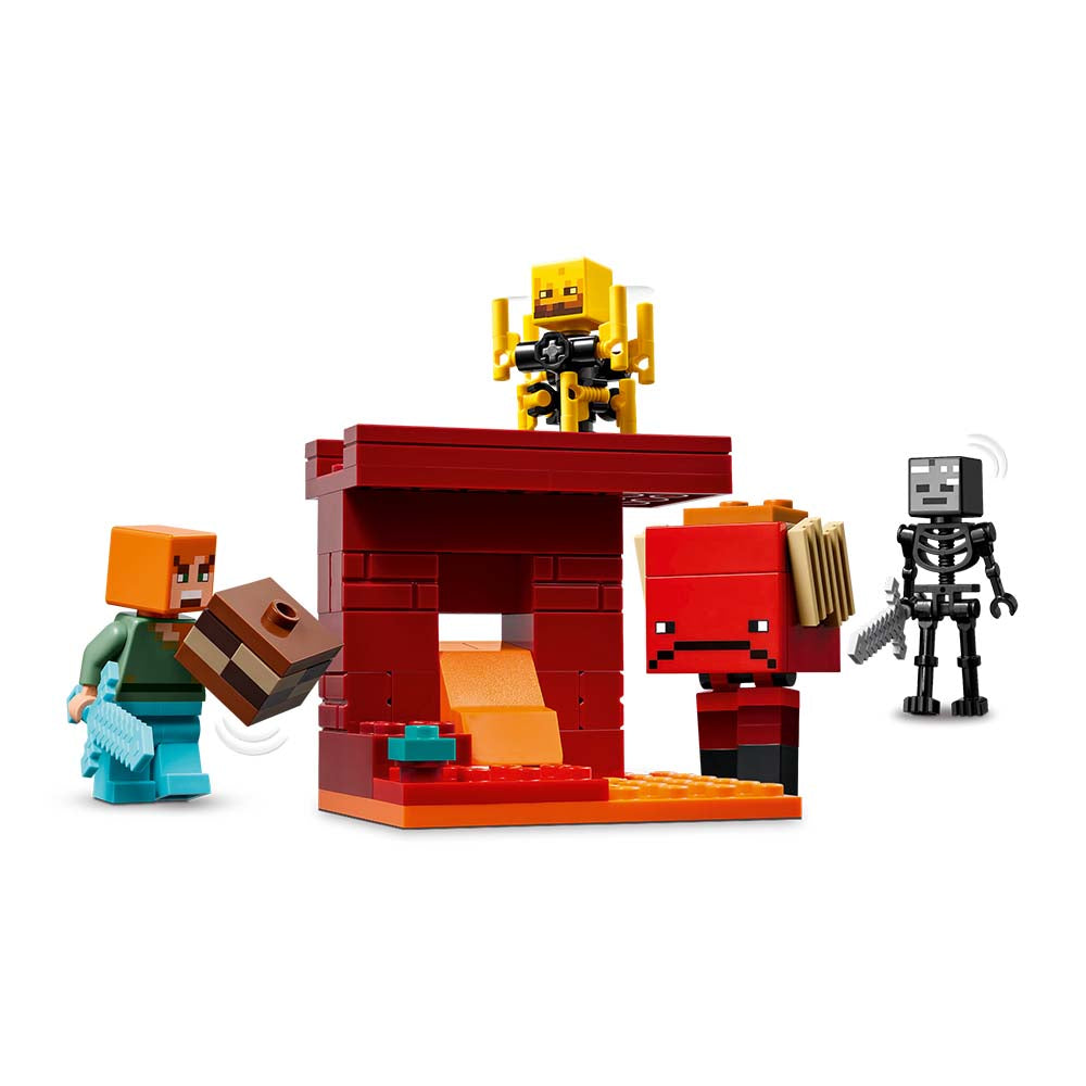 LEGO Minecraft La Batalla de Lava del Inframundo 21266: Set de construcción de 99 piezas - Edad 6+