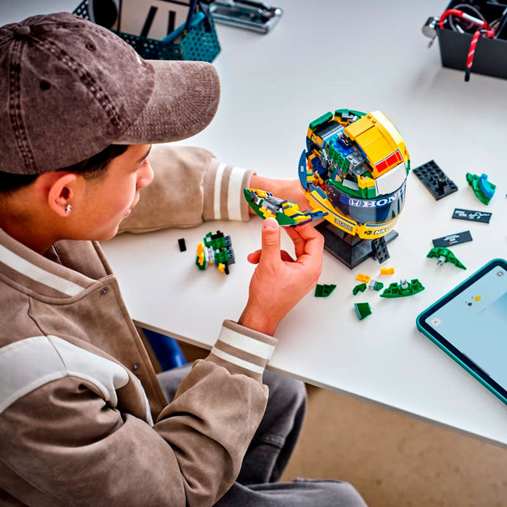 LEGO Editions Casco de Ayrton Senna: Set de Construcción de 931 Piezas con Minifigura - Edad 14+