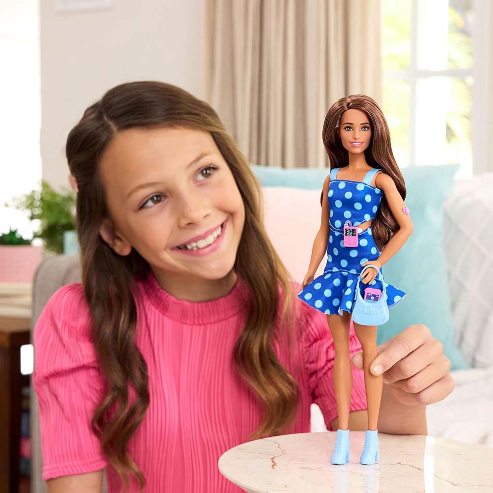 Barbie Fashionistas 242 muñeca con diabetes tipo 1 HYT97, muñecas y muñecos