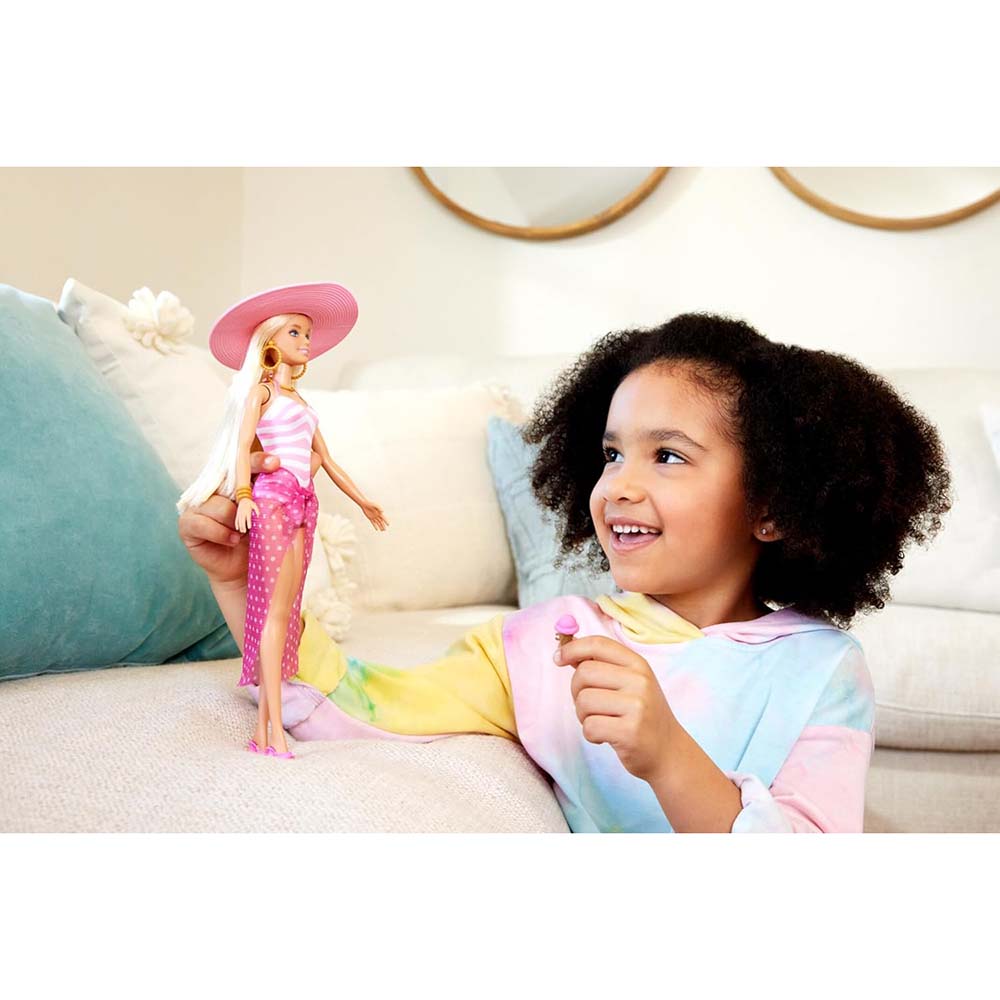 Barbie Día de Playa Traje Rosa HPL73: Muñeca - Edad 3+