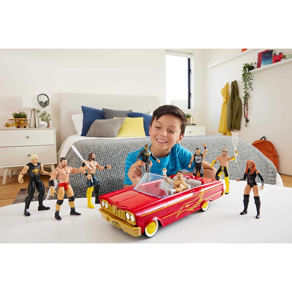 Mattel WWE Rey Mysterio y Coche Lucha Low Rider HYT25, figuras de acción