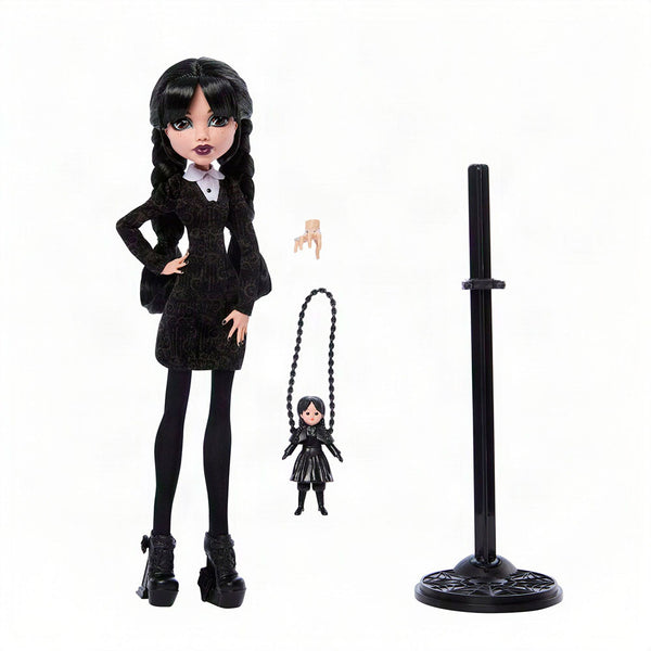 Mattel Monster High x Wednesday: Muñeca Coleccionable Wednesday Addams con Vestido Negro y Accesorio Thing - Edad 6+