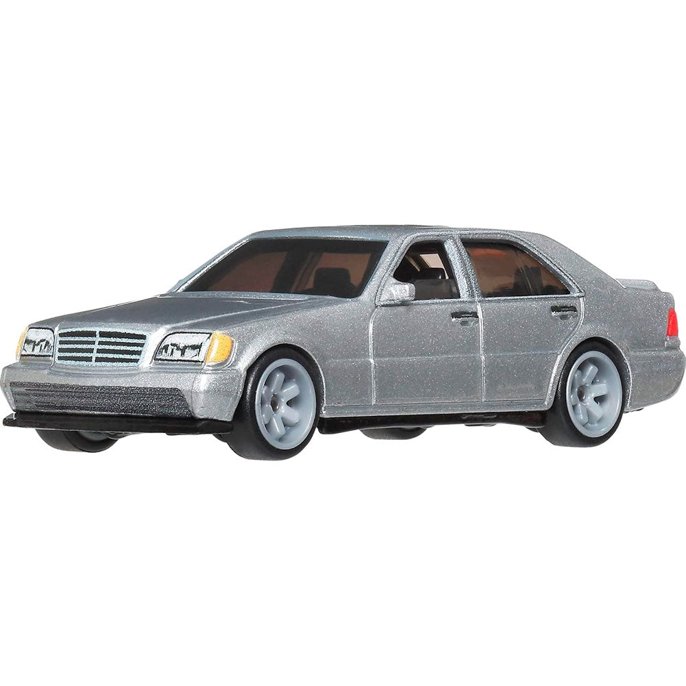 Hot Wheels Premium Rápidos y Furiosos Mercedes-Benz 500 SEL, autos de juguete a escala 1:64