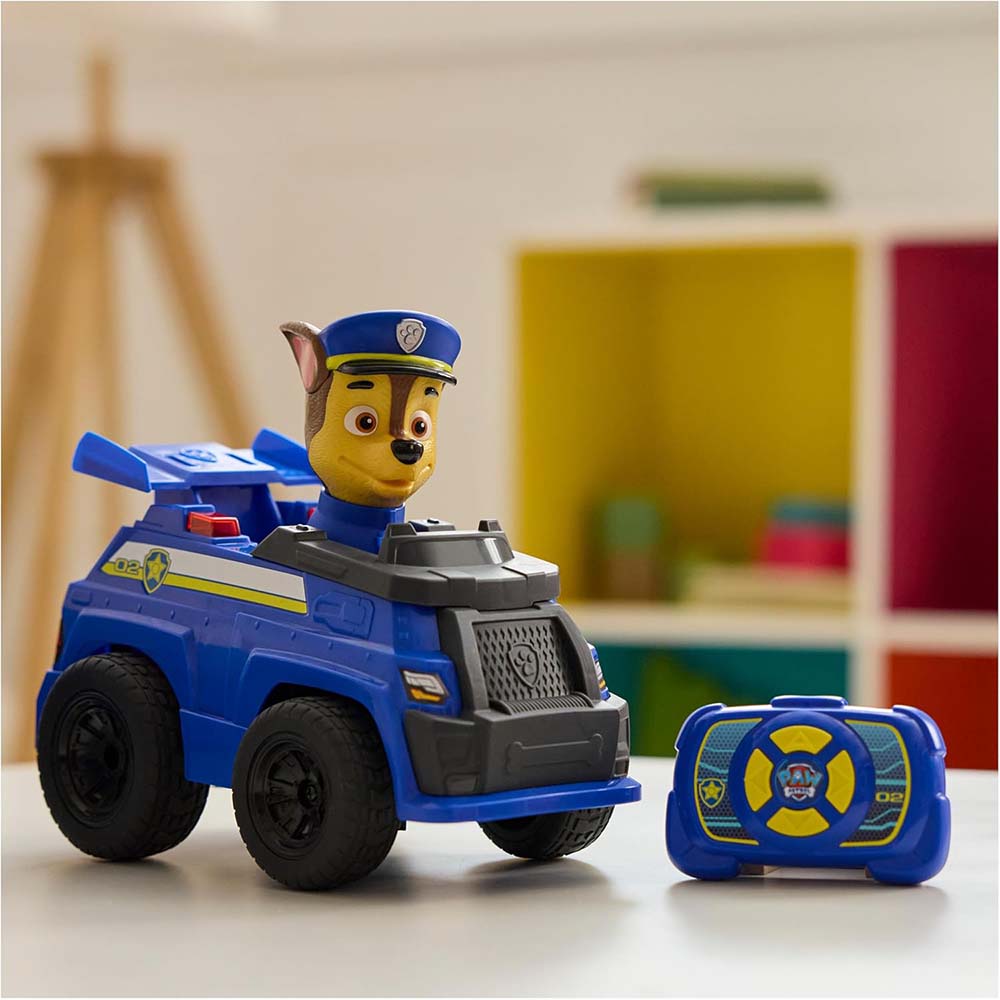 PAW Patrol Chase RC - Vehículo a Control Remoto con Luces LED 6073298, vehículos a control remoto